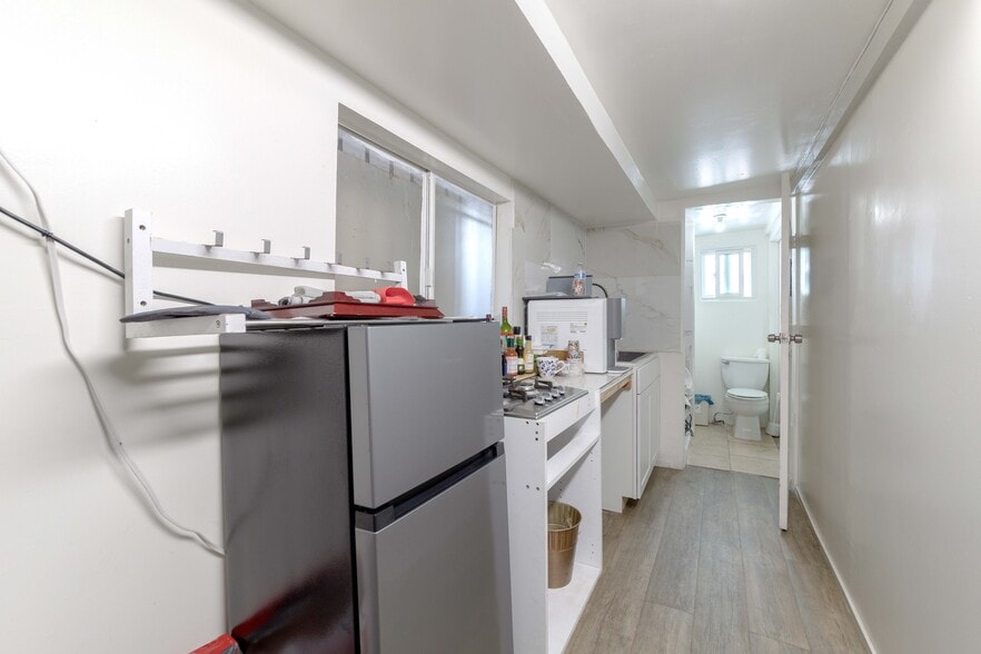 More Photos Of 1025 S Catalina St, Los Angeles Religious Facility For Sale