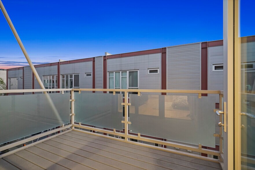 More Photos Of 3450 Cahuenga Blvd W, Los Angeles Office Residential For Lease