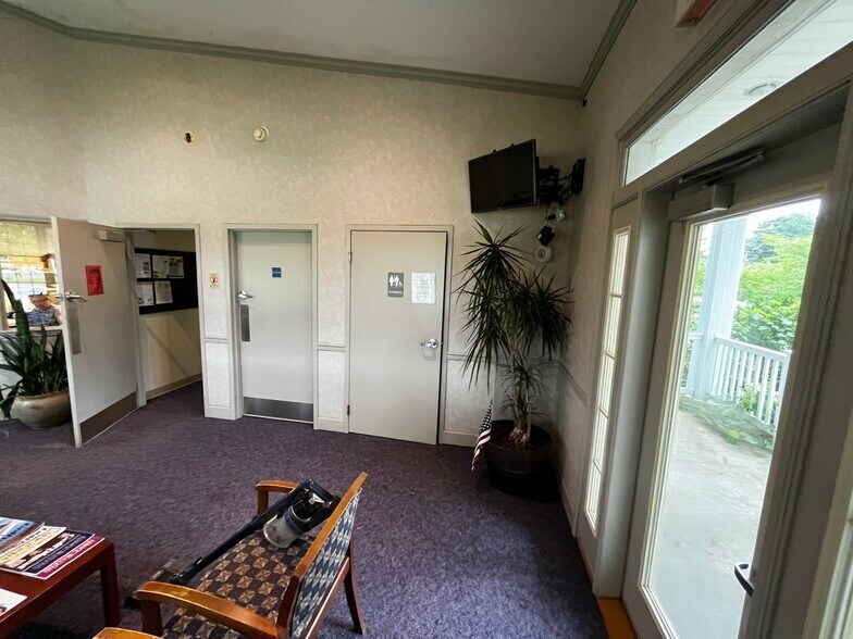 More Photos Of 4064 James Madison Hwy, Fork Union Medical For Sale