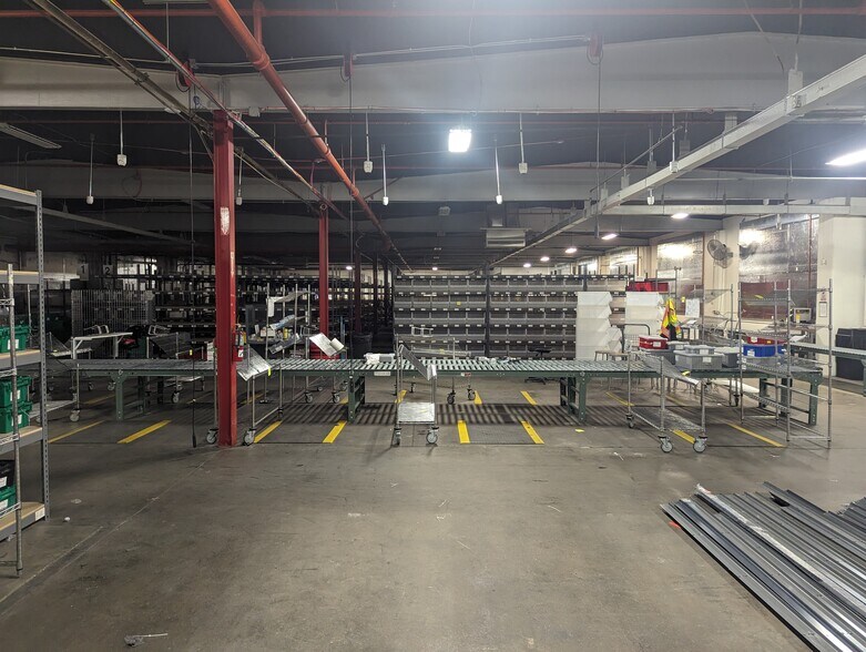 More Photos Of 3019 Vail Ave, Commerce Manufacturing For Sale