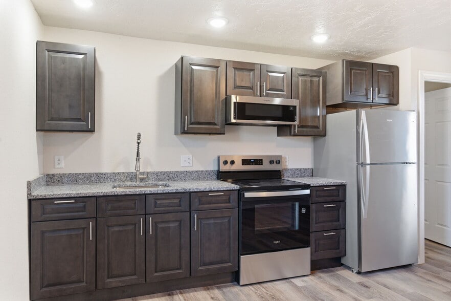 More Photos Of 301 Mount Vernon Blvd, Mount Vernon Apartments For Sale