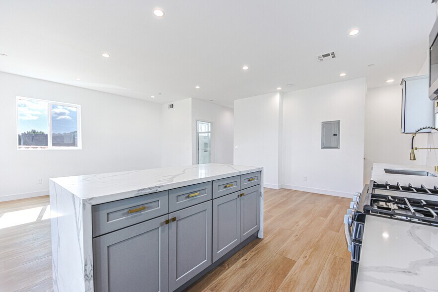 More Photos Of 1923 Carmona Ave, Los Angeles Multifamily For Sale