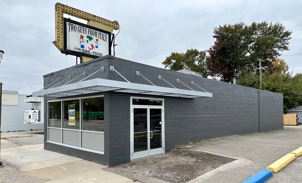 Primary Photo Of 23725 John R Rd, Hazel Park Restaurant For Lease