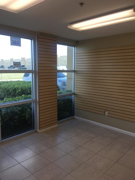 More Photos Of 10388 State Road 84, Davie Warehouse For Lease