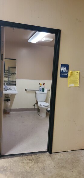 More Photos Of 681 Anita St, Chula Vista Warehouse For Sale