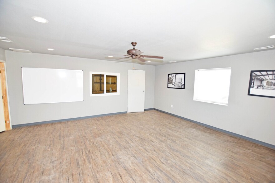 More Photos Of 10503 W County Rd 72, Midland Warehouse For Lease