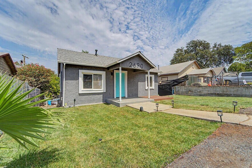 More Photos Of 2690 Ithaca St, Oroville Multifamily For Sale