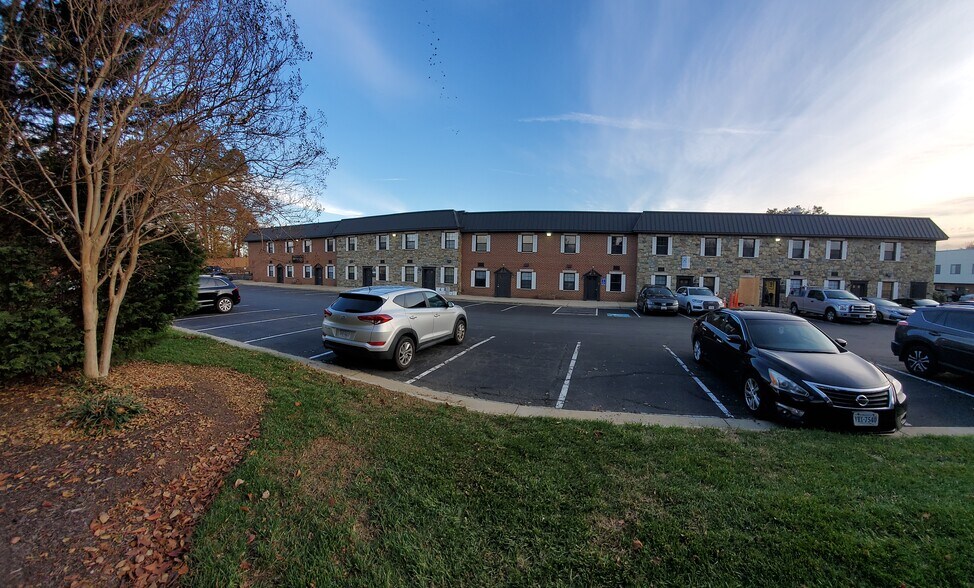 More Photos Of 8101 Hinson Farm Rd, Alexandria Medical For Sale