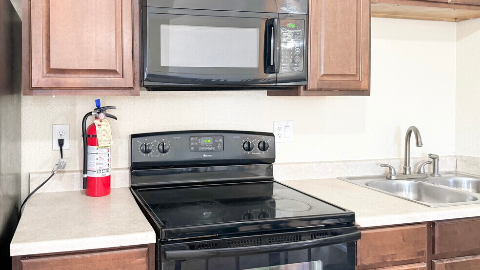 More Photos Of 8939 N 8th St, Phoenix Apartments For Sale