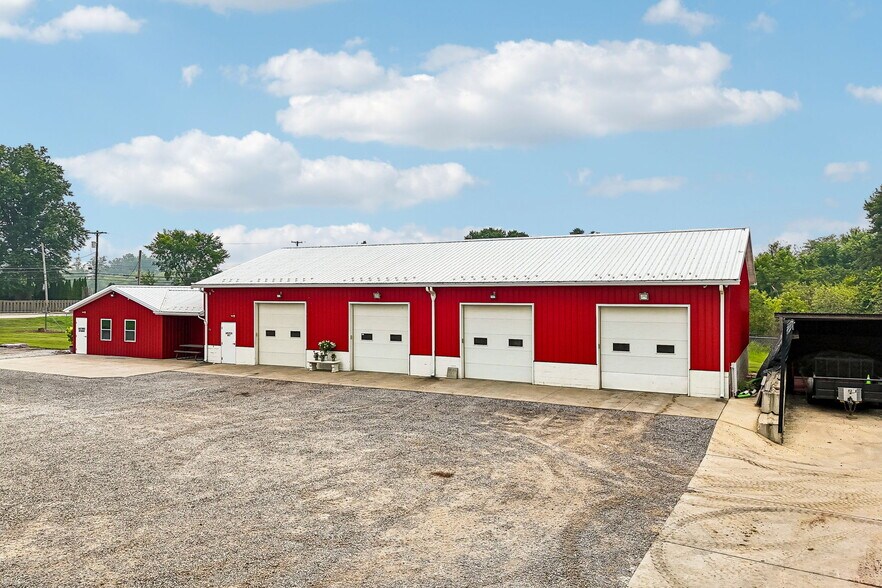 More Photos Of 3220 McCartney Rd, Youngstown General Retail For Sale