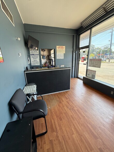 More Photos Of 109 Rt 112, Port Jefferson Station Auto Repair For Lease