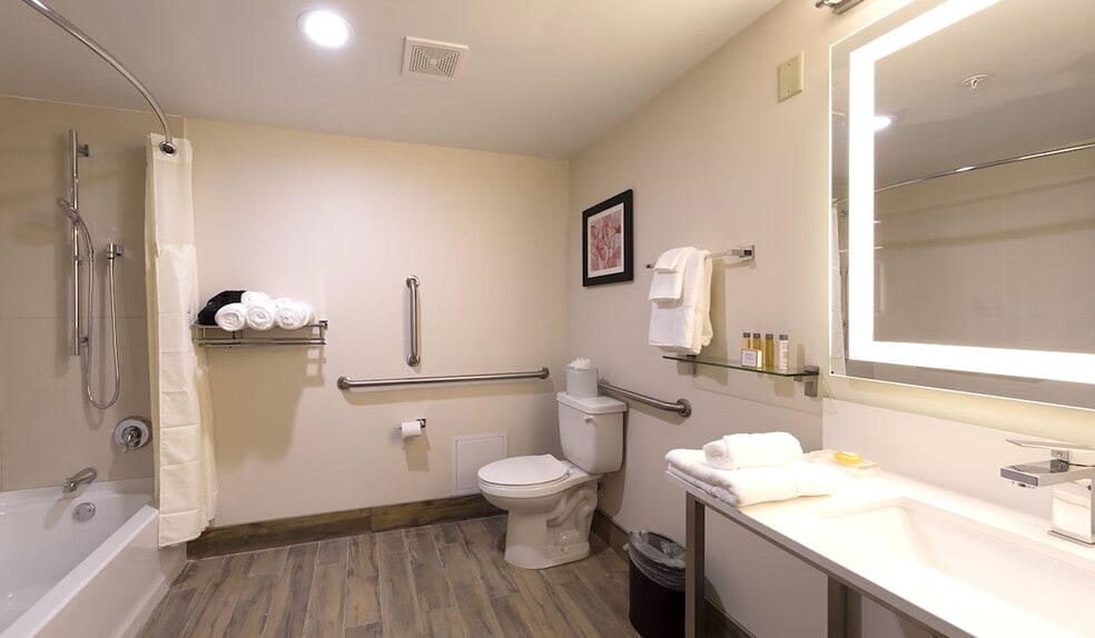 More Photos Of 1005 S Moorland Rd, Brookfield Hotel For Sale