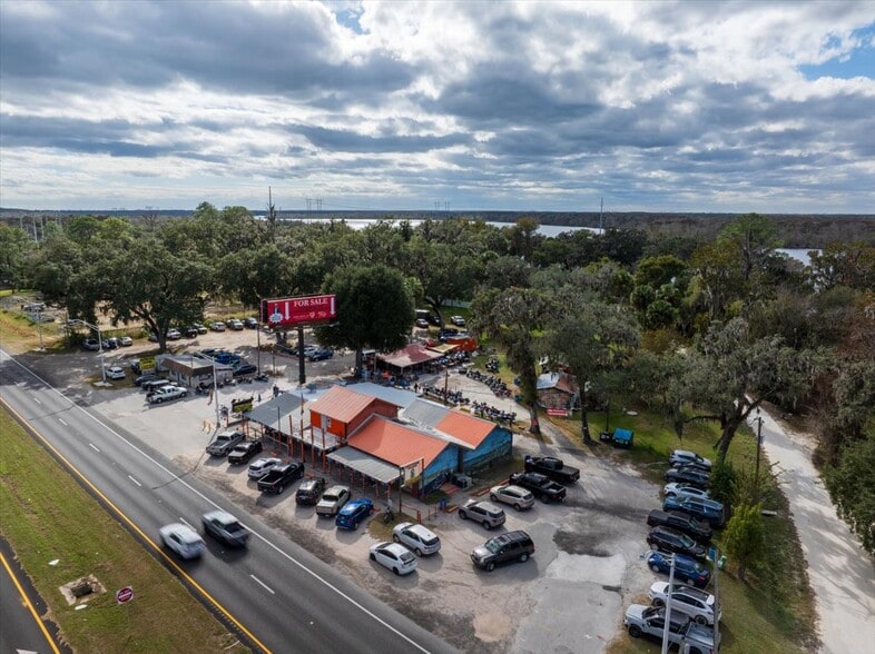 More Photos Of 337 S US Highway 17, East Palatka General Retail For Sale
