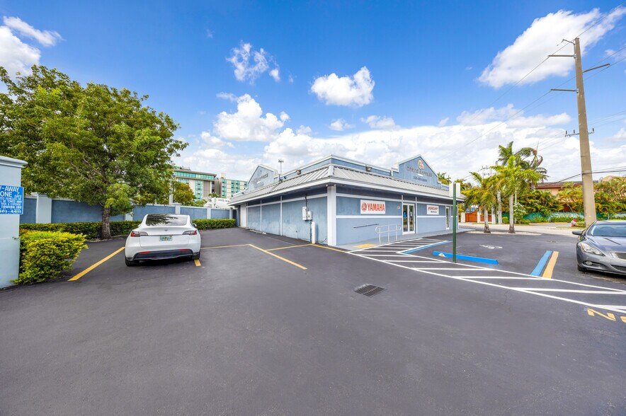 More Photos Of 887 E Okeechobee Rd, Hialeah General Retail For Sale
