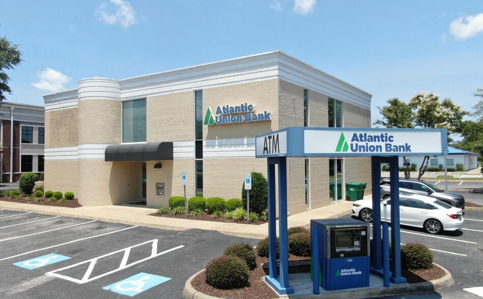 Primary Photo Of 5472 Indian River Rd, Virginia Beach Bank For Sale