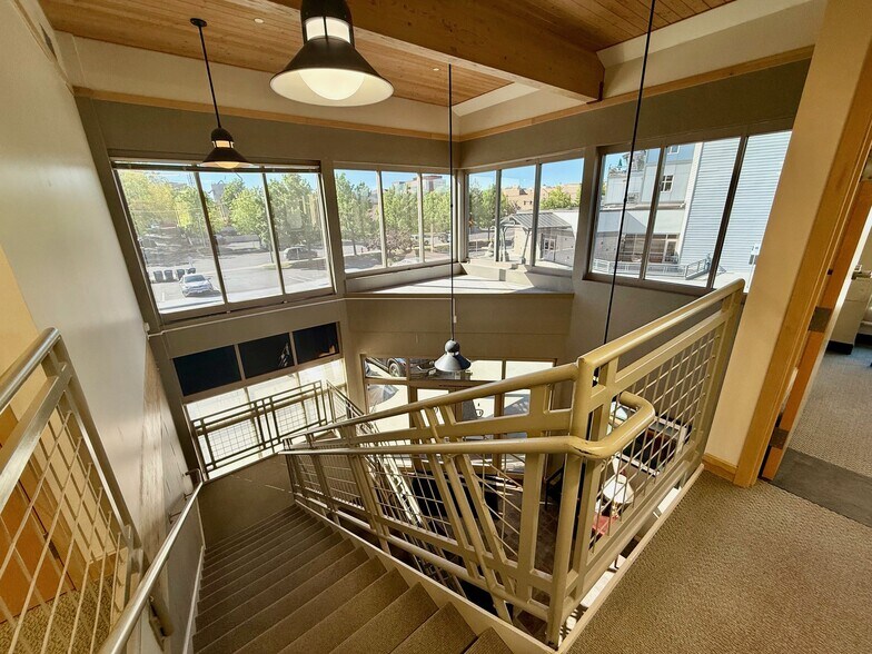 More Photos Of 1133 NW Wall St, Bend Unknown For Lease