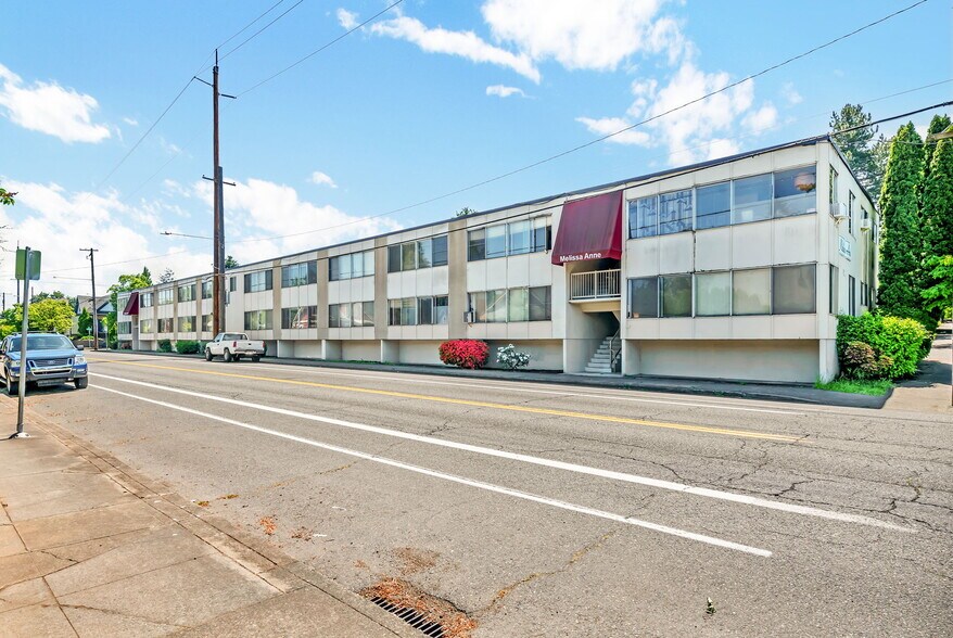 More Photos Of 7606-7720 E Burnside St, Portland Apartments For Sale