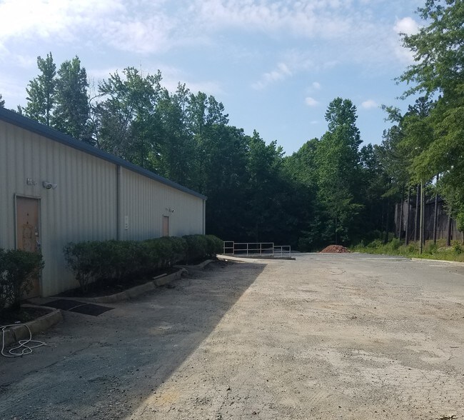 More Photos Of 6129 Westgate Rd, Raleigh Warehouse For Lease