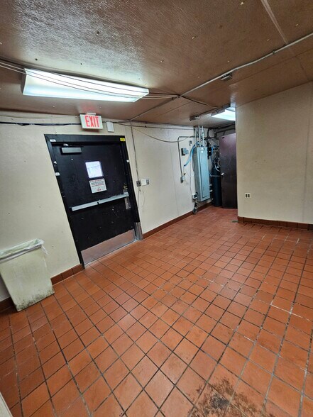 More Photos Of W156N8420 Pilgrim Rd, Menomonee Falls Fast Food For Sale
