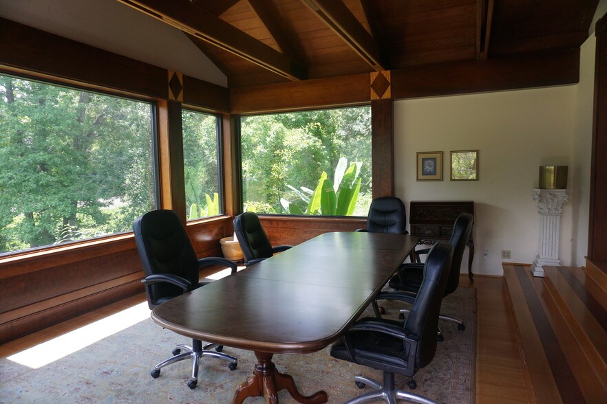 More Photos Of 403 N Main St, Evergreen Warehouse For Sale