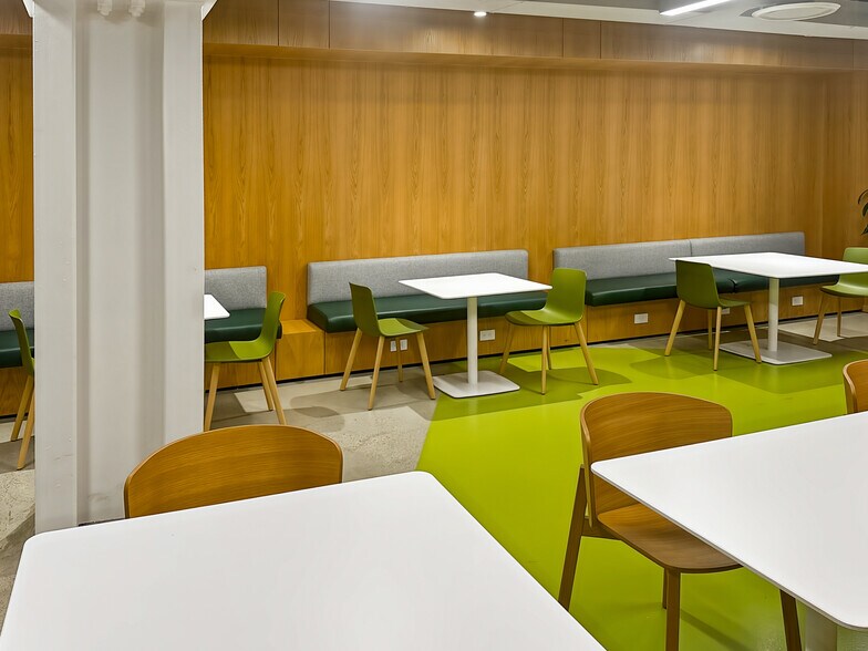 More Photos Of 410 W Georgia St, Vancouver Coworking Space