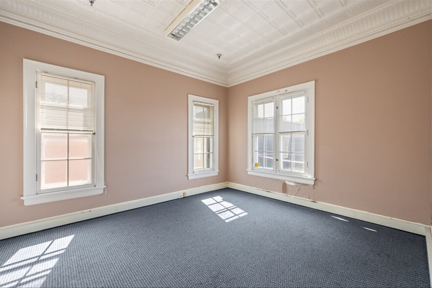 More Photos Of 260 Broadway, Saratoga Springs Coworking Space