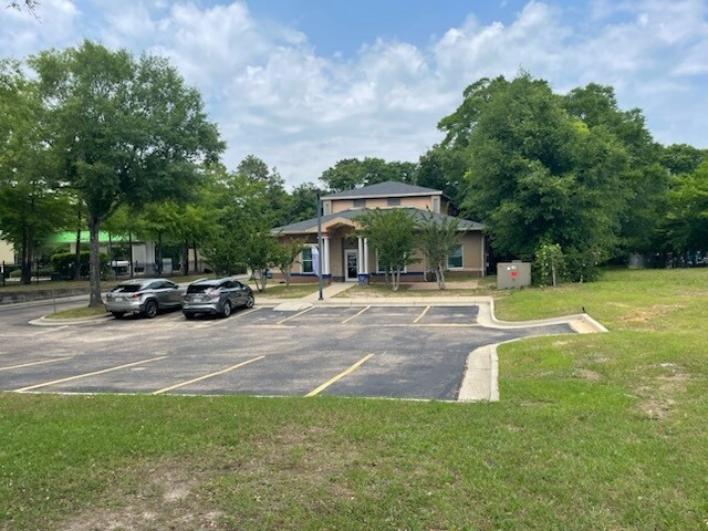 More Photos Of 4682 Airport Blvd, Mobile Medical For Sale