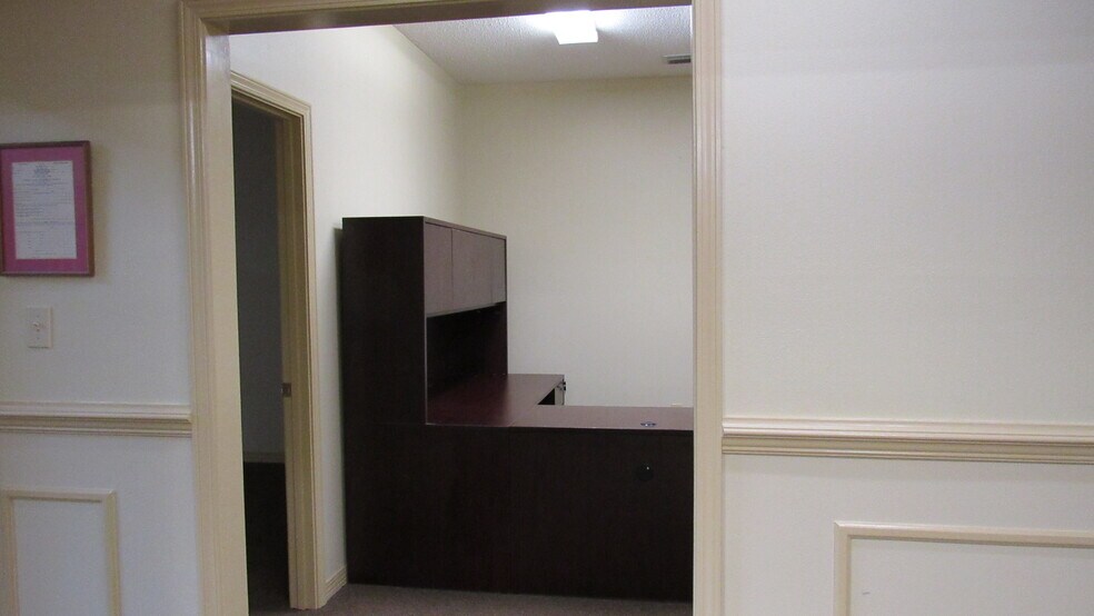 More Photos Of 22193 Highway 59 S, Robertsdale Office For Lease