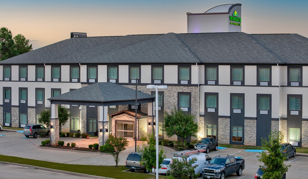 More Photos Of 615 City Center Way, Longview Hotel For Sale