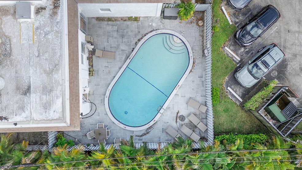 More Photos Of 50 SE 12th St, Fort Lauderdale Apartments For Sale