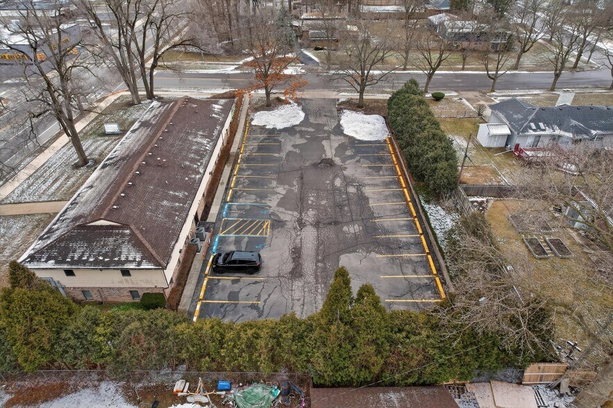 More Photos Of 2501 Plainfield Ave NE, Grand Rapids Medical For Lease