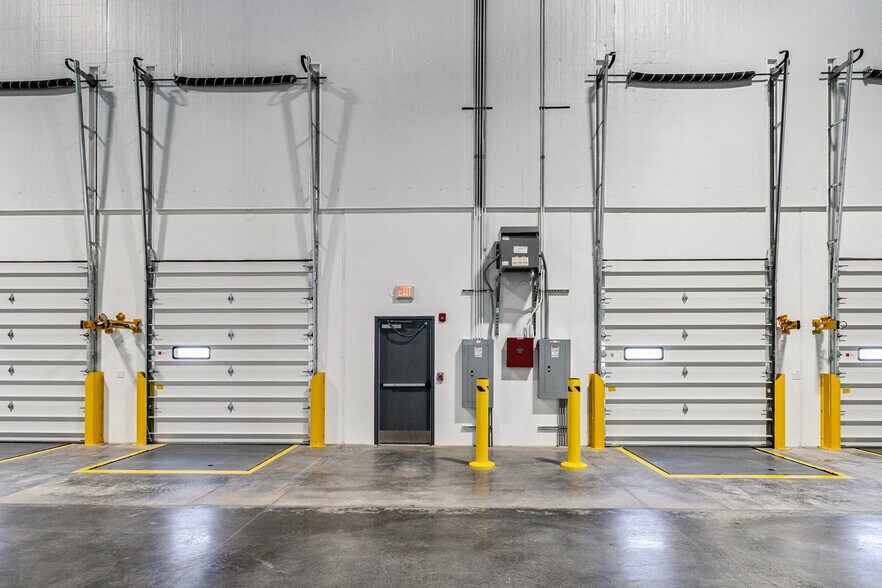 More Photos Of 8 Lanidex Plz W, Parsippany Distribution For Lease