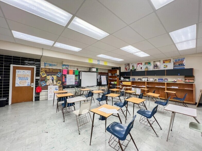 More Photos Of 3736 Gentilly Blvd, New Orleans Religious Facility For Sale