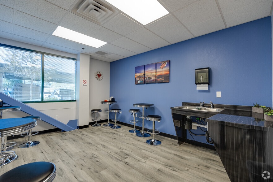 More Photos Of 2470 St Rose Pky, Henderson Unknown For Lease