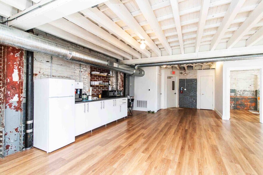 More Photos Of 1100-06 N Front St, Philadelphia Office For Lease