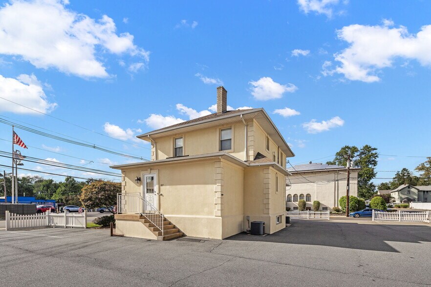 More Photos Of 197 S Washington Ave, Bergenfield Medical For Sale