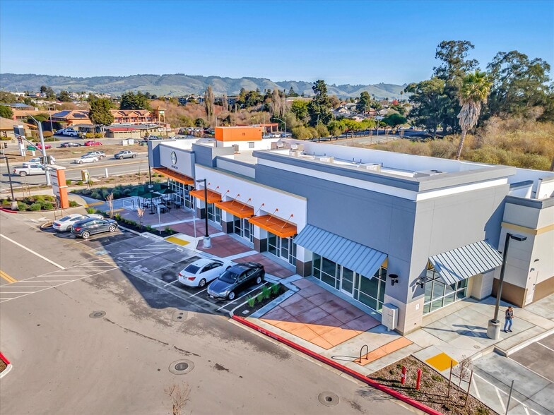 More Photos Of 999 Main St, Watsonville Unknown For Lease