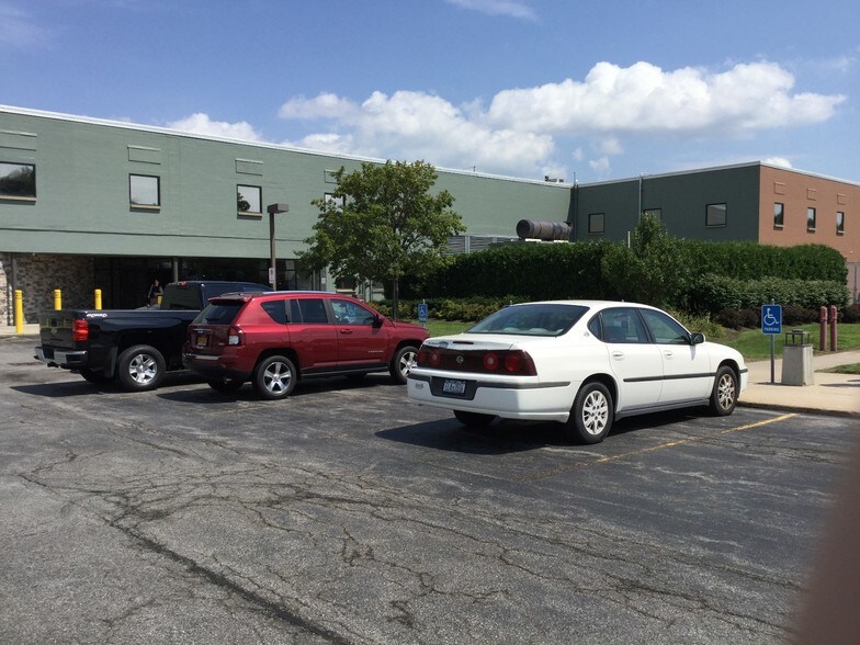 More Photos Of 231 East Ave, Albion Town Orleans Office For Lease