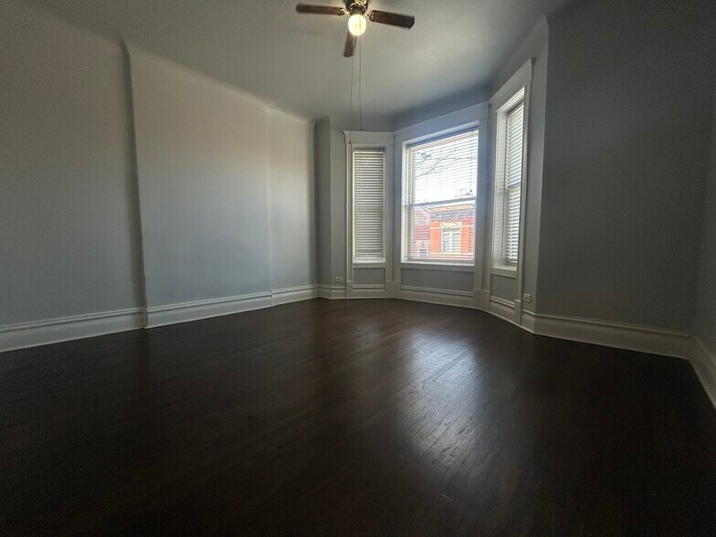 More Photos Of , Chicago Unknown For Sale