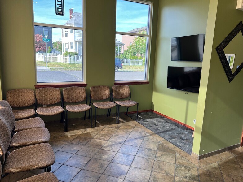 More Photos Of 1720 N Hamilton St, Spokane Freestanding For Lease