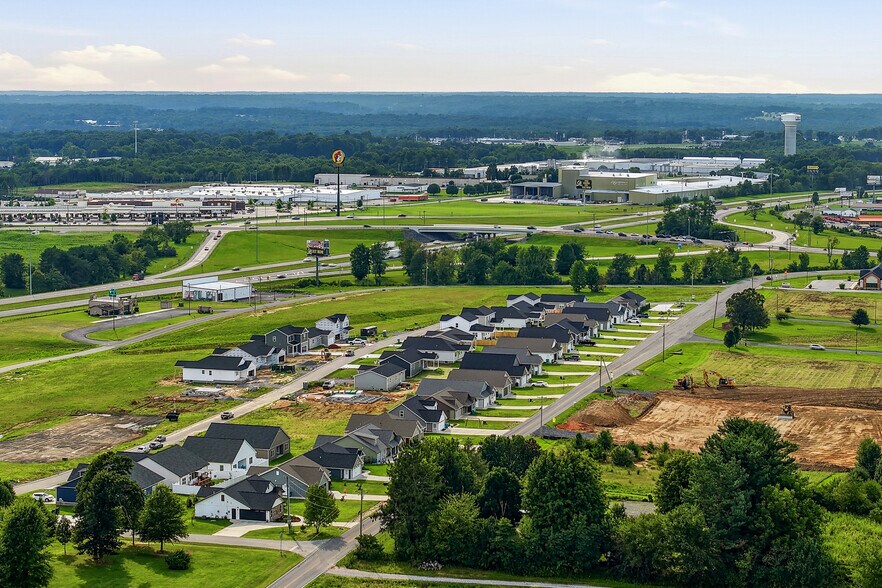 More Photos Of 2650 Cook Rd, Crossville Office For Sale
