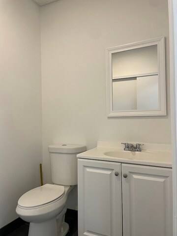 More Photos Of 4701 Midlothian Tpke, Crestwood Unknown For Lease
