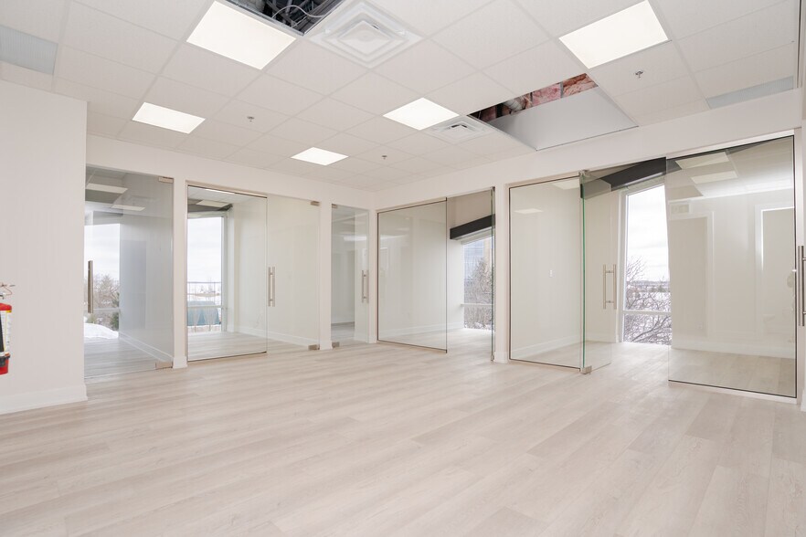 More Photos Of 135 Addison Hall Cir, Aurora Warehouse For Lease