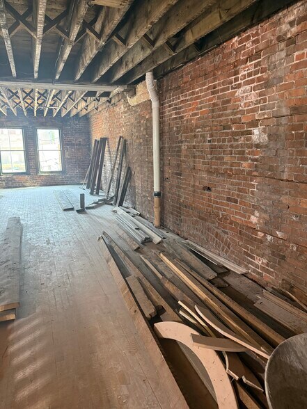 More Photos Of 317 S Barstow St, Eau Claire Office For Lease