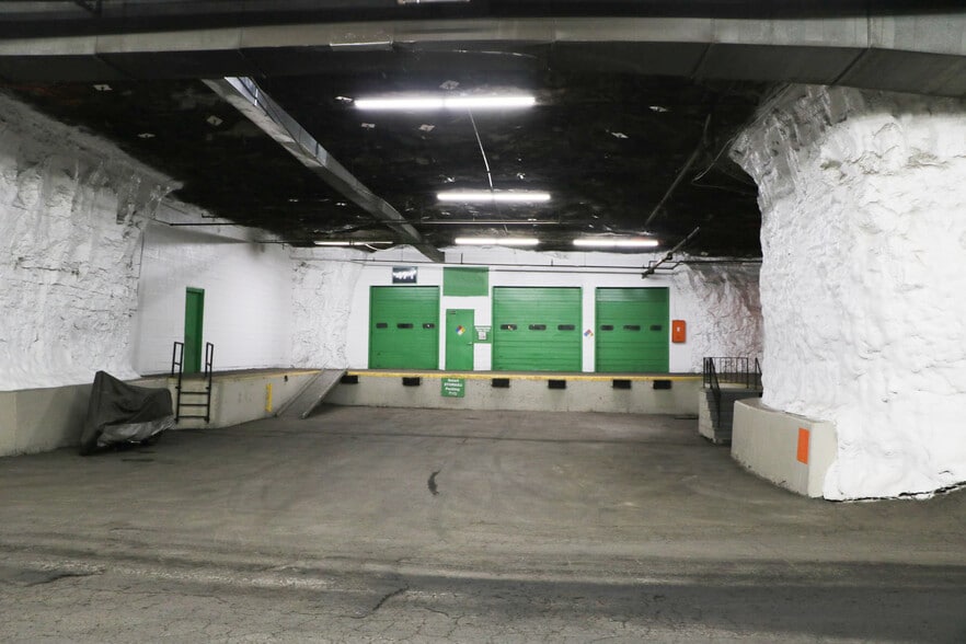 More Photos Of 3101-3150 Mercier St, Kansas City Warehouse For Lease