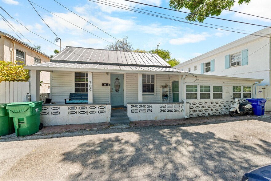 More Photos Of 709 Whitmarsh Ln, Key West Multifamily For Sale