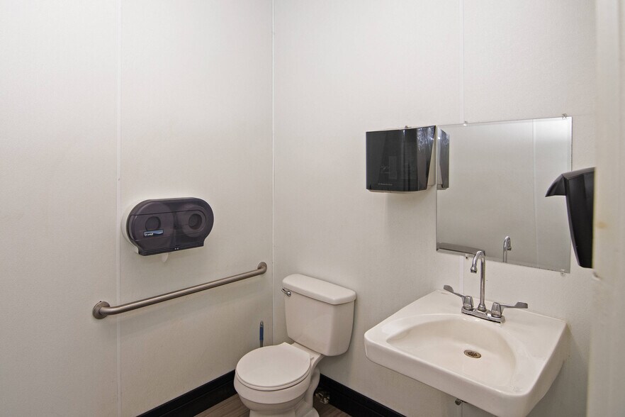 More Photos Of 1931 Alta Dr, Alderson General Retail For Sale