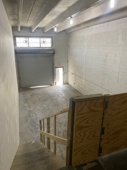 More Photos Of 1310 S Killian Dr, West Palm Beach Warehouse For Sale