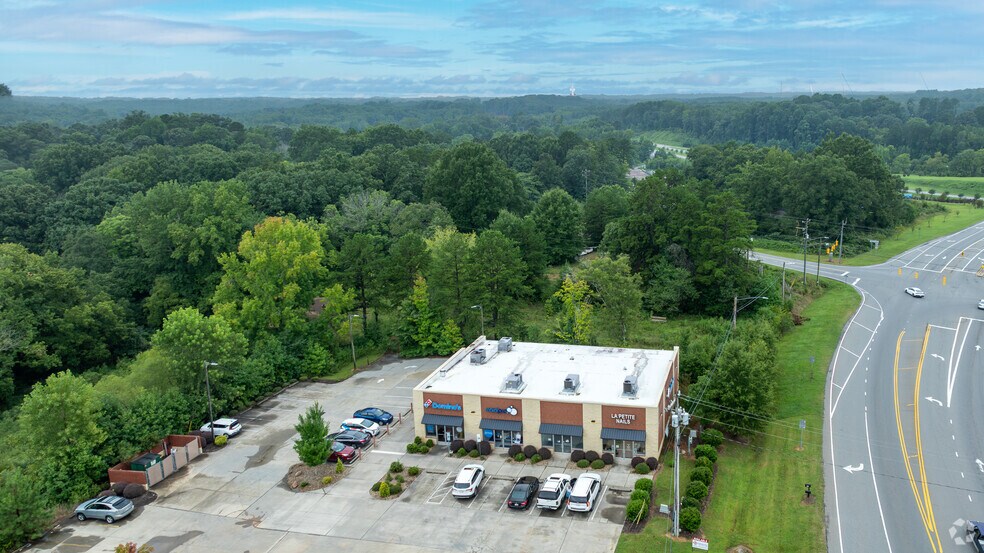 More Photos Of 7590-7602 NC 73 Hwy E, Mount Pleasant Freestanding For Lease