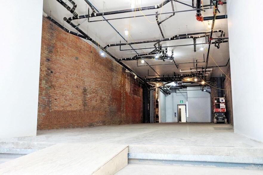 More Photos Of 5 W Hastings St, Vancouver Apartments For Lease